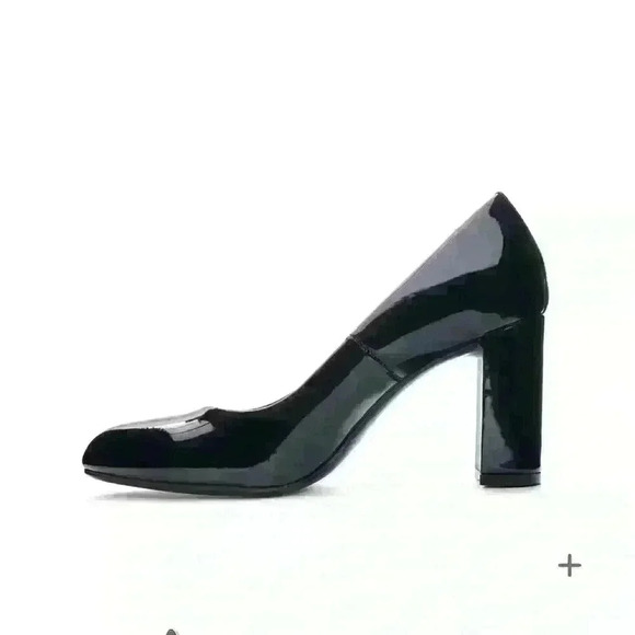 CL by Laundry Lofty Pumps - Picture 2 of 7